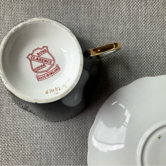 CLARENCE MADE IN ENGLAND BONE CHINA TEA CUP AND SAUCER 🌹 - Picture 5 of 5